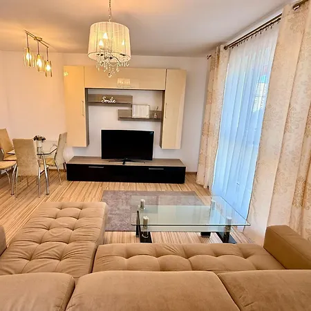 Family Coresi Mall Apartmán
